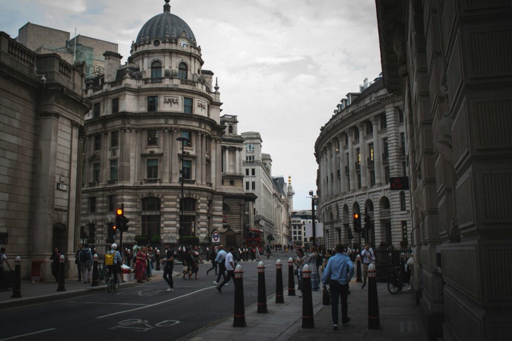 What are the best boutique hotels in London for solo travelers?
