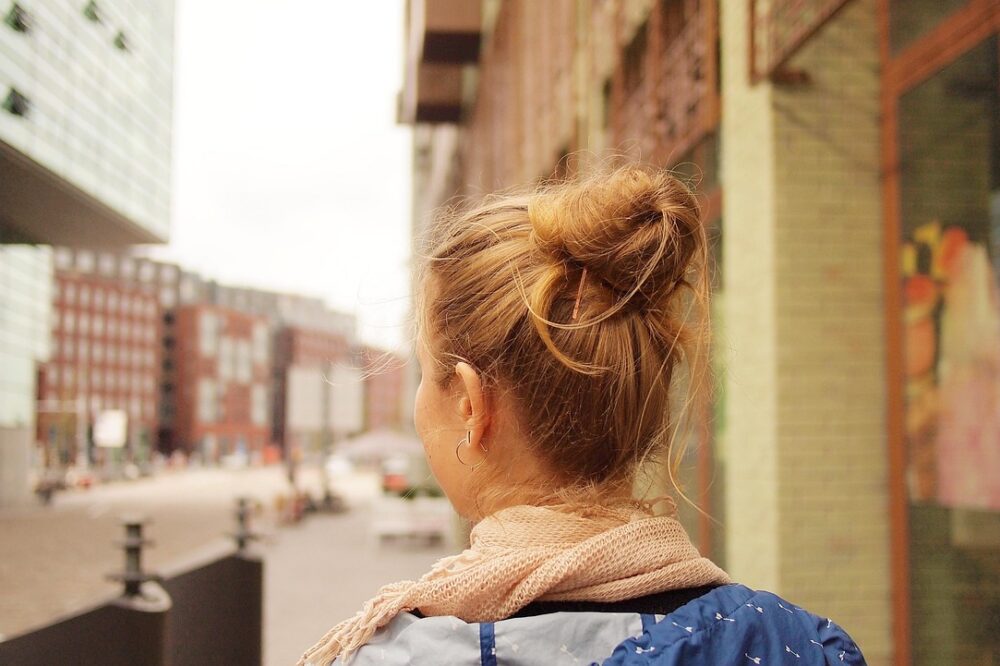 What are the best budget hotels in Amsterdam for a summer vacation?