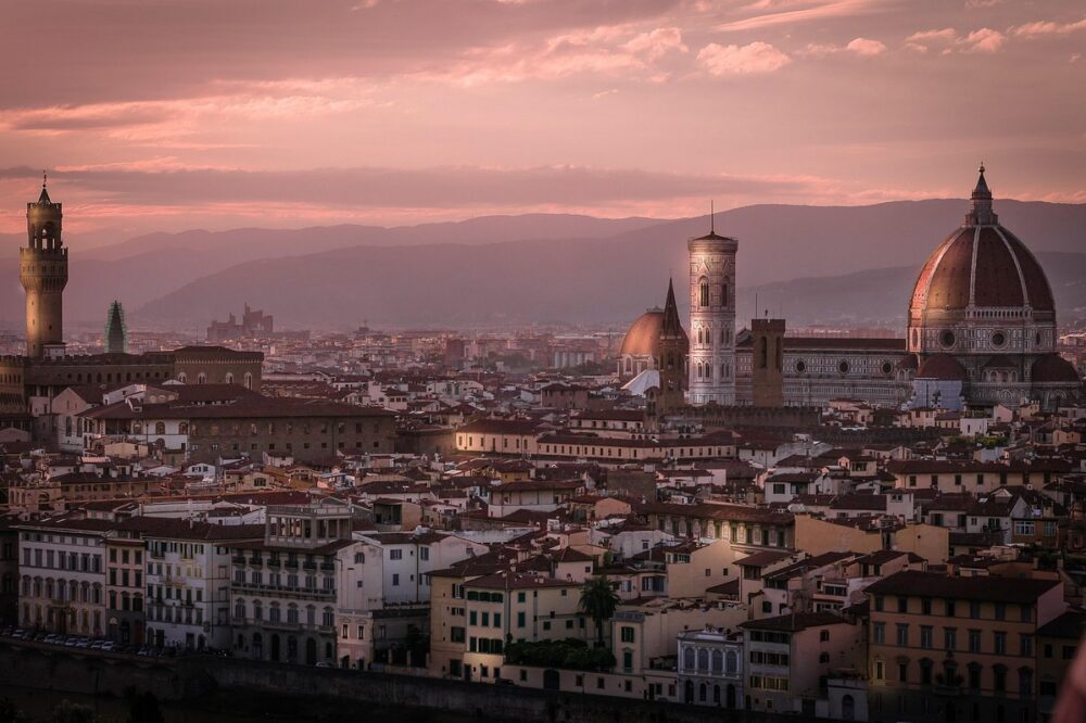 What are the best budget hotels in Florence near the Duomo?