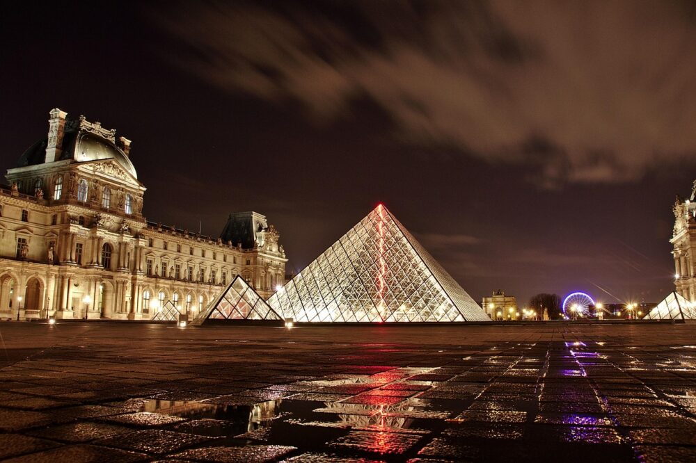 What are the best budget hotels in Montmartre?