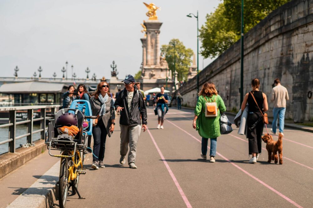 What are the best budget hotels in Paris for a romantic getaway?