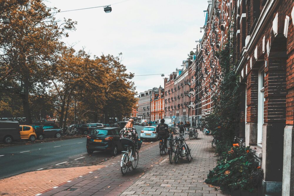 What are the best cafes in Amsterdam for a family outing in 2026?