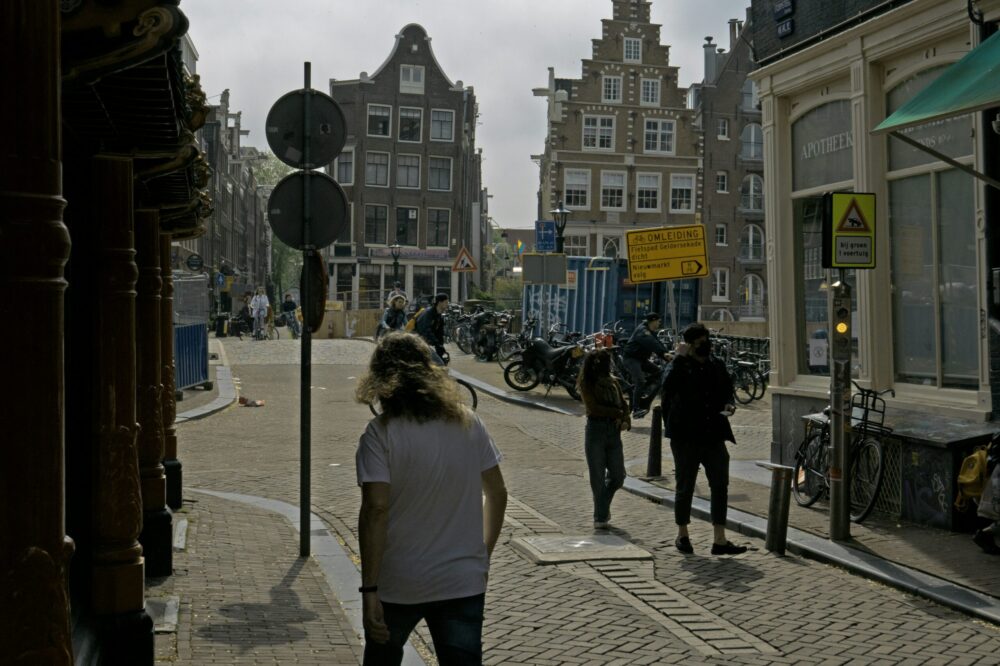 What are the best cafes in Amsterdam for a quick caffeine fix in 2026?