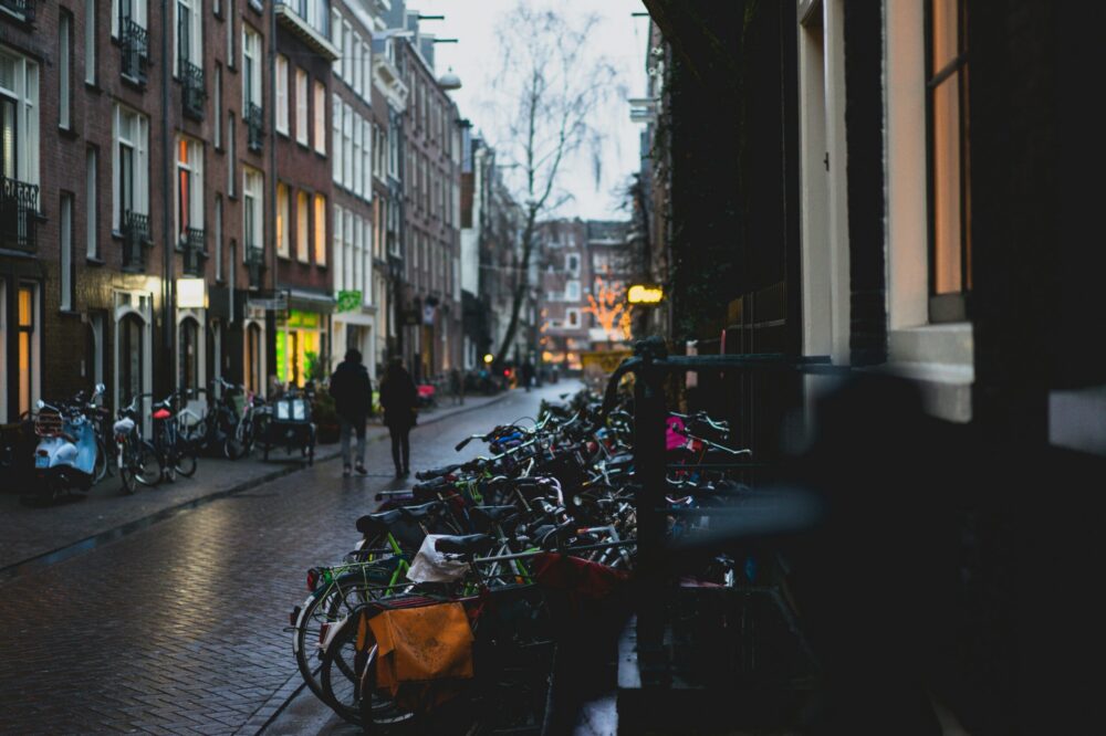 What are the best cafes in Amsterdam for a relaxing afternoon in 2026?