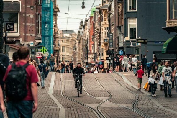 What are the best cafes in Amsterdam for a workation in 2026?