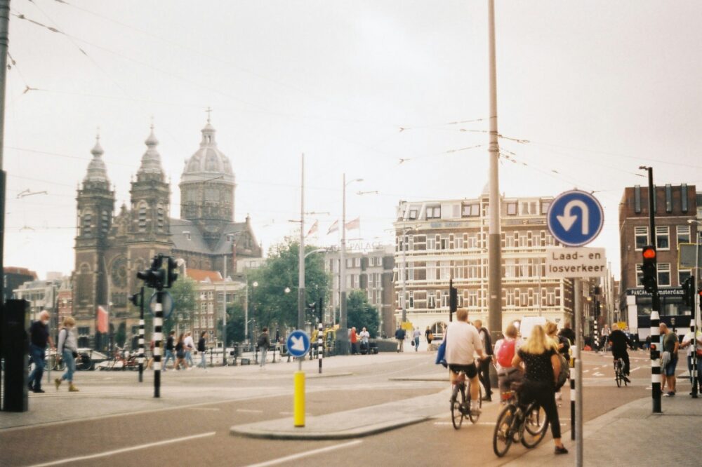 What are the best cafes in Amsterdam for afternoon tea in 2026?