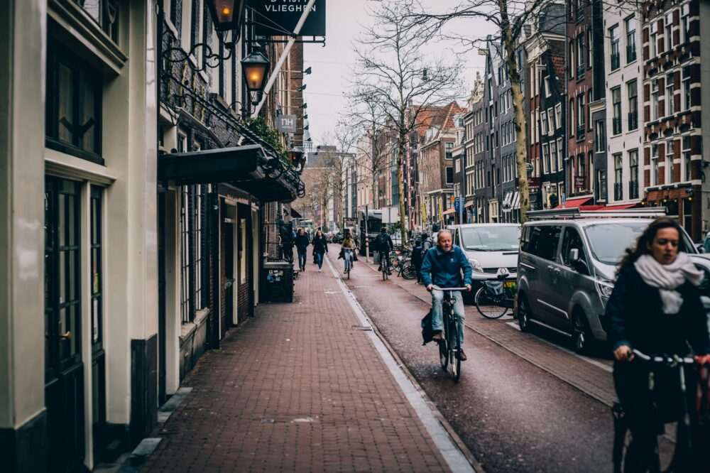 What are the best cafes in Amsterdam for studying in 2026?