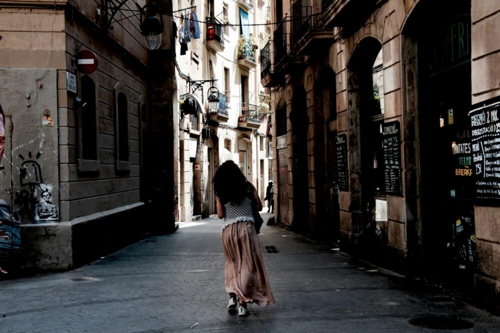 What are the best cafes in Barcelona near the Magic Fountain in 2026?