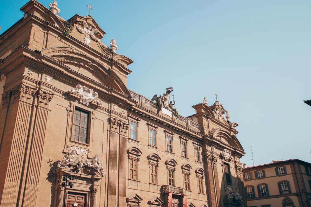 What are the best cafes in Florence for a coffee and a book in 2026?