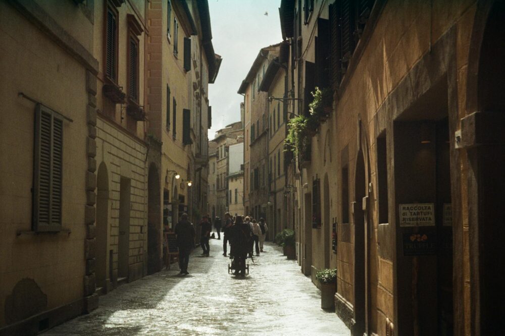 What are the best cafes in Florence for a coffee date in 2026?