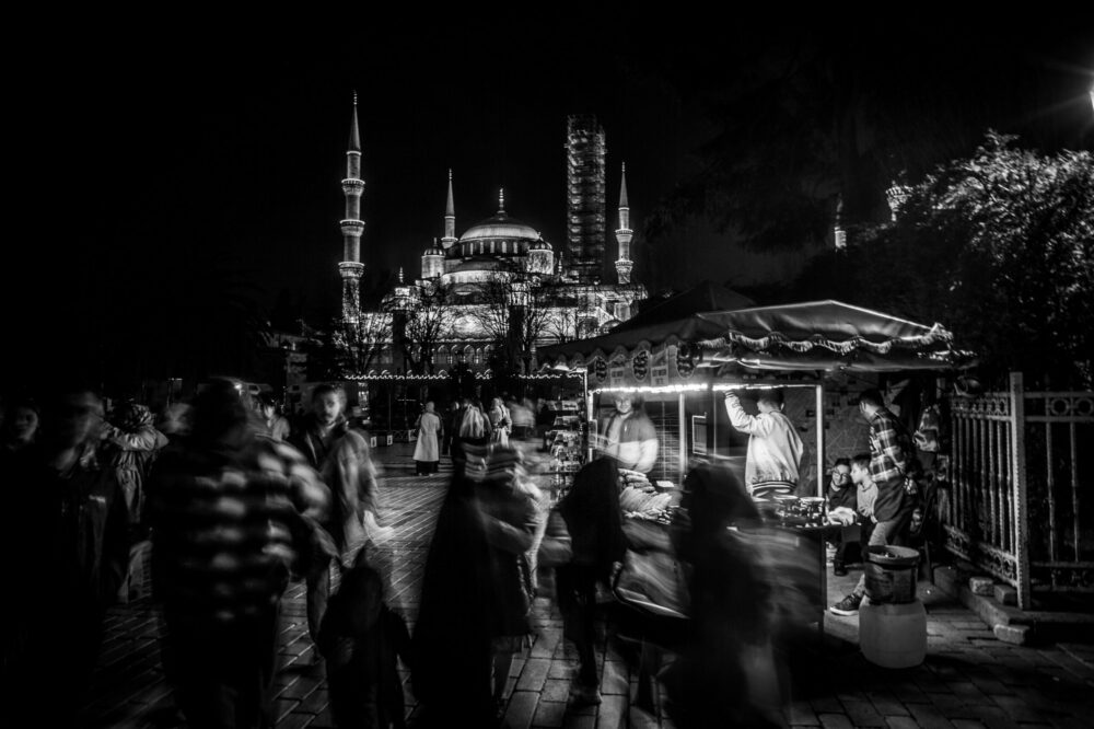 What are the best cafes in Istanbul for a morning coffee?