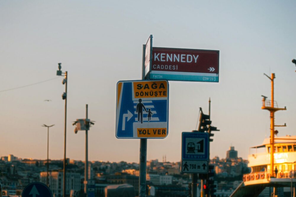 What are the best cafes in Istanbul for a sunset view?