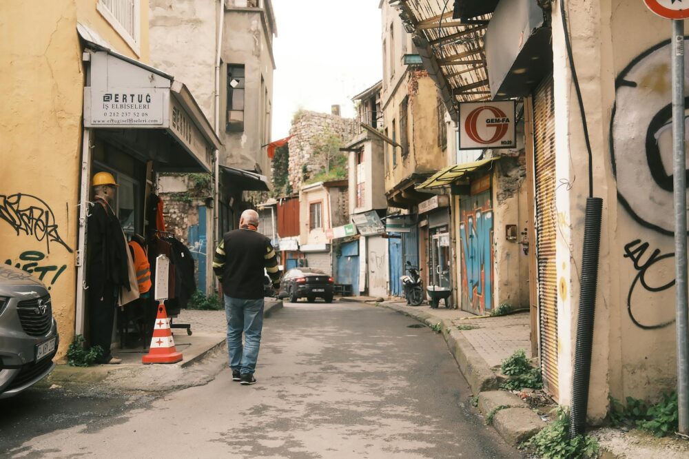 What are the best cafes in Istanbul for people-watching?