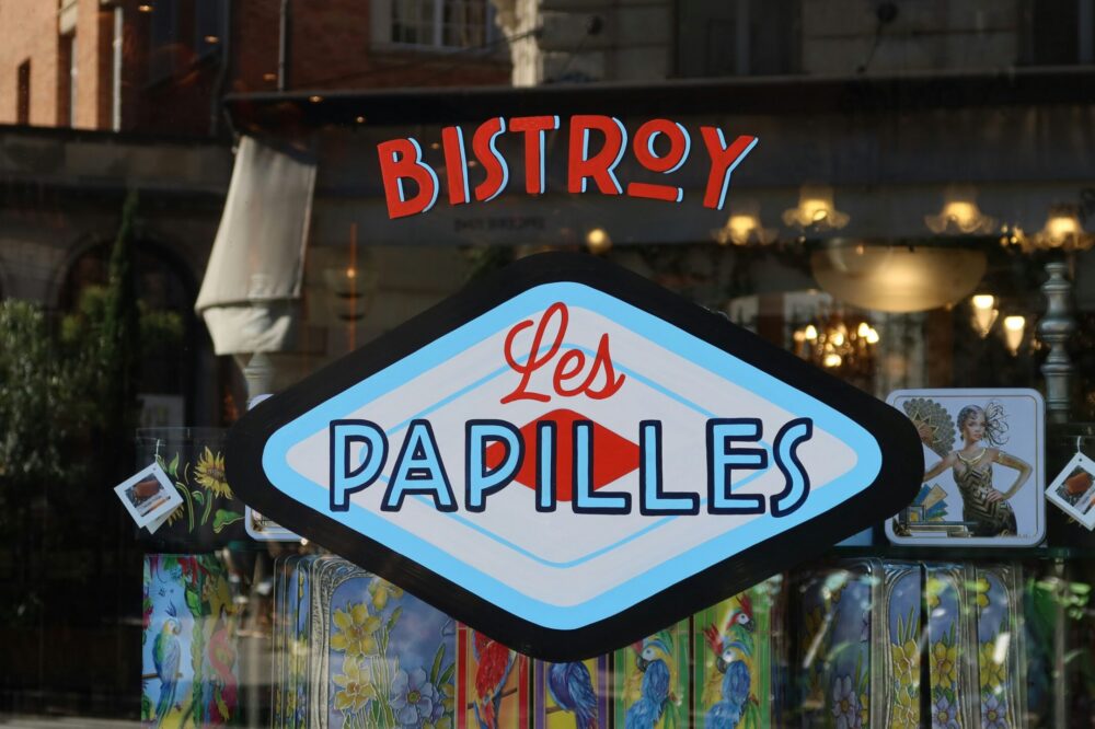 What are the best cafes in Paris for a coffee and book in 2026?