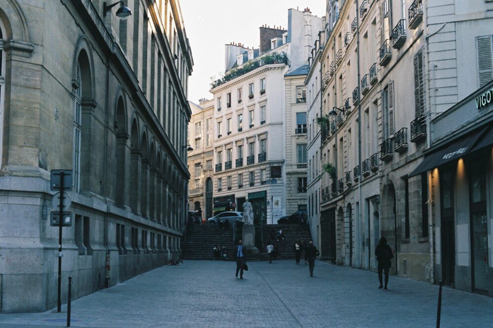 What are the best cafes in Paris for a quiet afternoon in 2026?