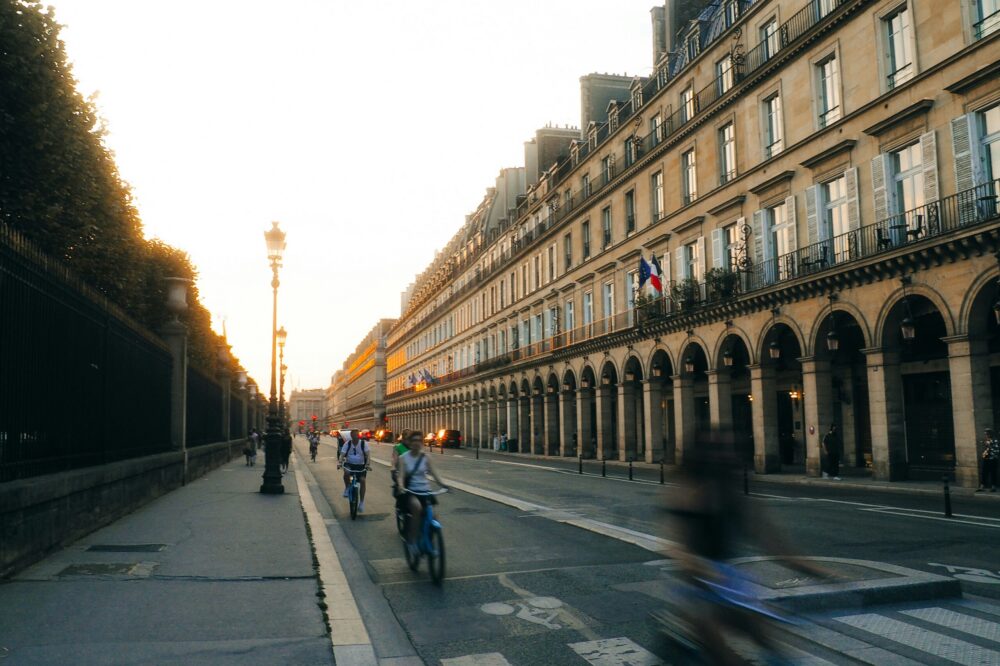 What are the best cafes in Paris for a relaxing break in 2026?