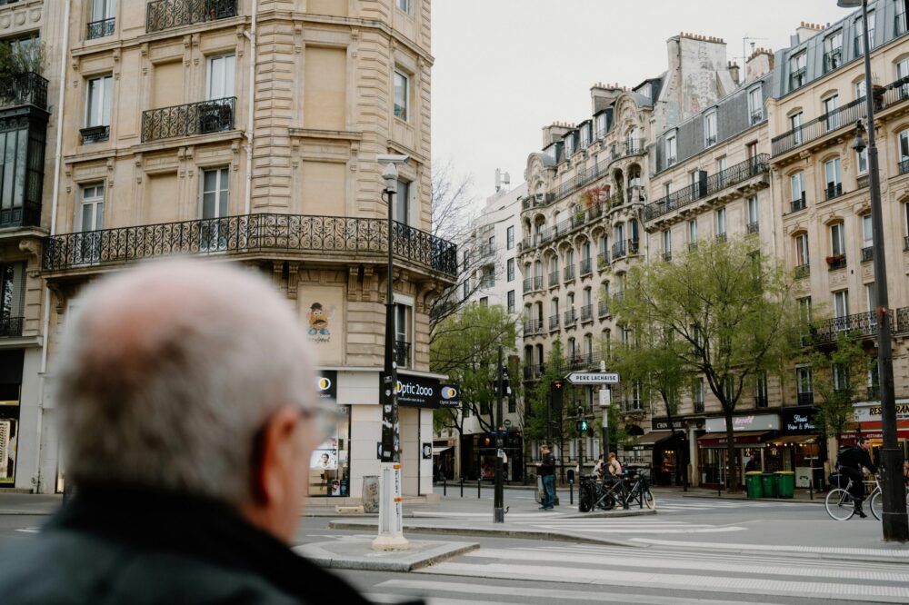 What are the best cafes in Paris for digital nomads in 2026?
