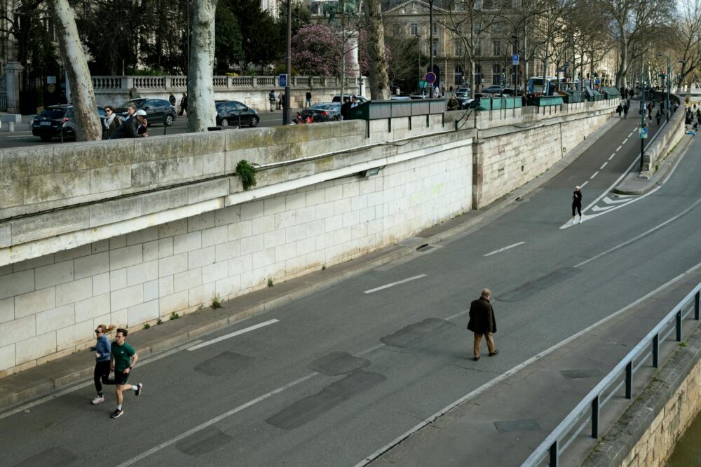 What are the best cafes in Paris for digital nomads in 2026?