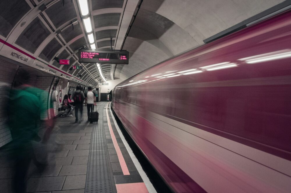 What are the best cafes near Victoria Station 2026?