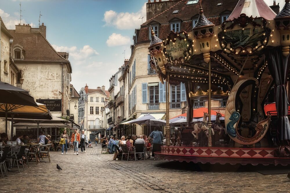 What are the best cities in France for a literary tour in 2026?
