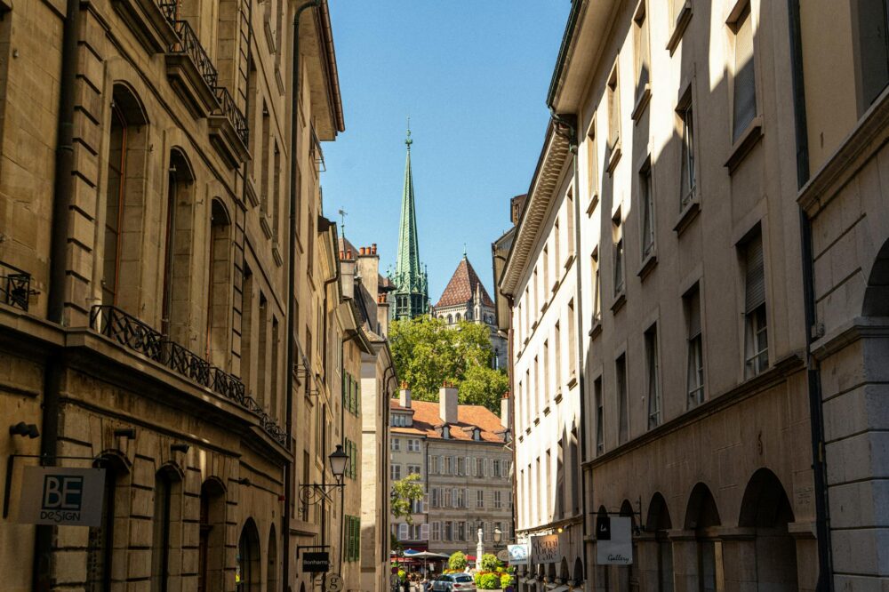 What are the best hostels in Lyon?