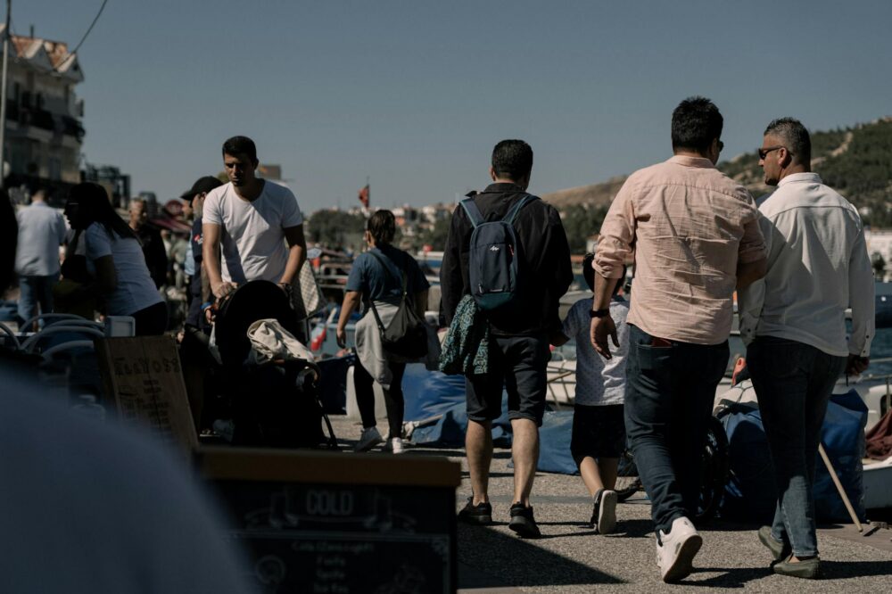 What are the best hotels for solo travelers in Marseille?