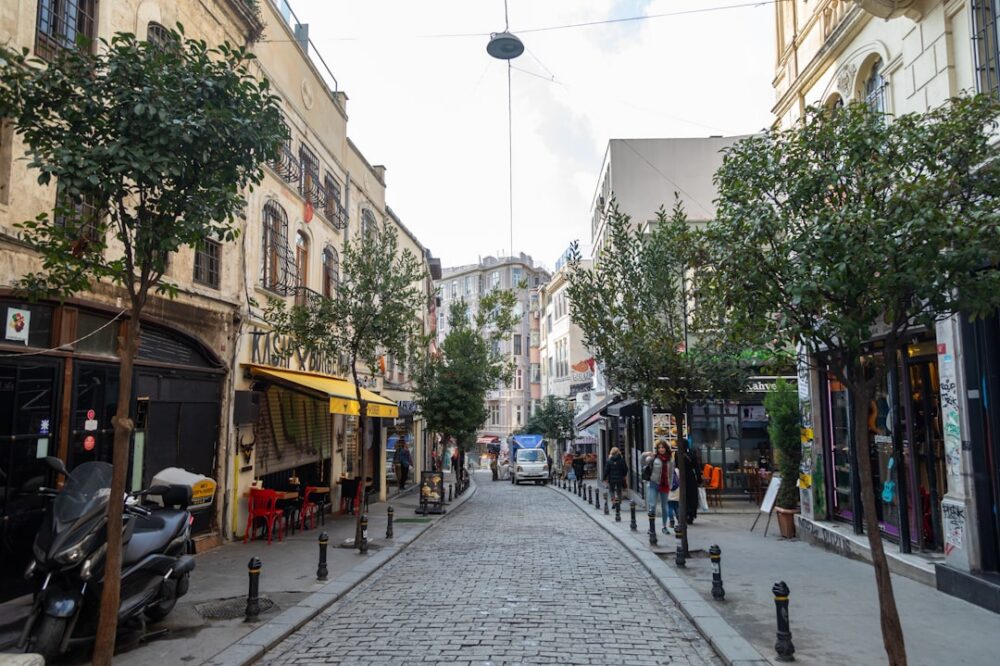 What are the best hotels in Istanbul for honeymoon?