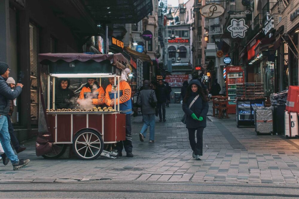 What are the best hotels in Istanbul with a nightclub?
