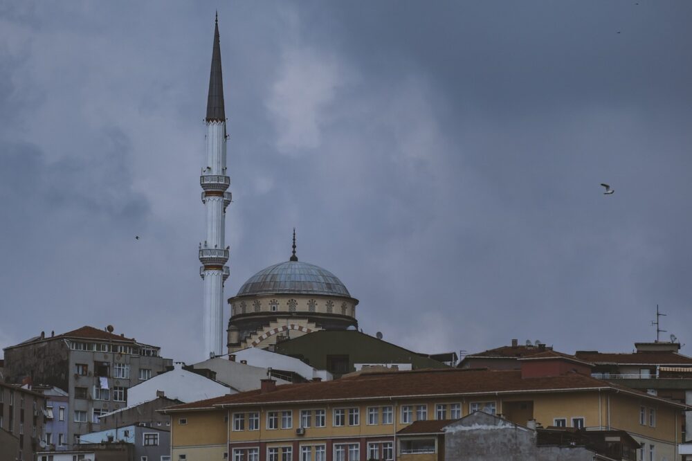 What are the best hotels in Istanbul with sea views?