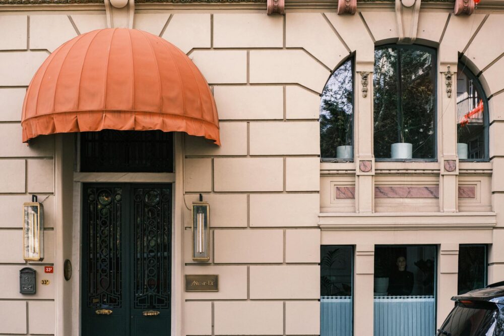 What are the best hotels in Strasbourg for a budget luxury stay?