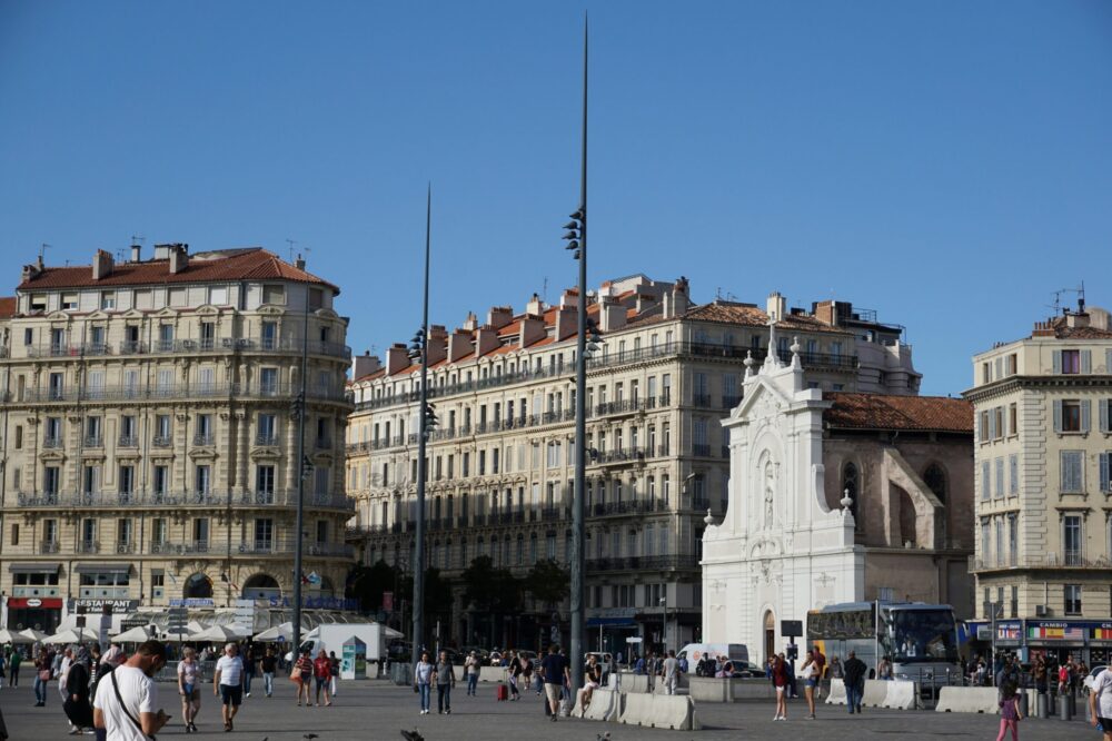 What are the best hotels near the Marseille History Museum?