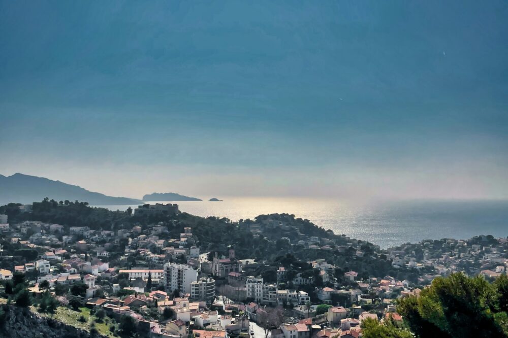 What are the best hotels with a sauna in Marseille?