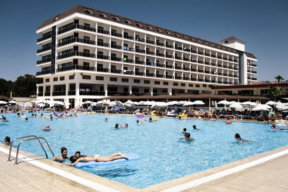 What are the best hotels with a swimming pool in Montpellier in 2026?