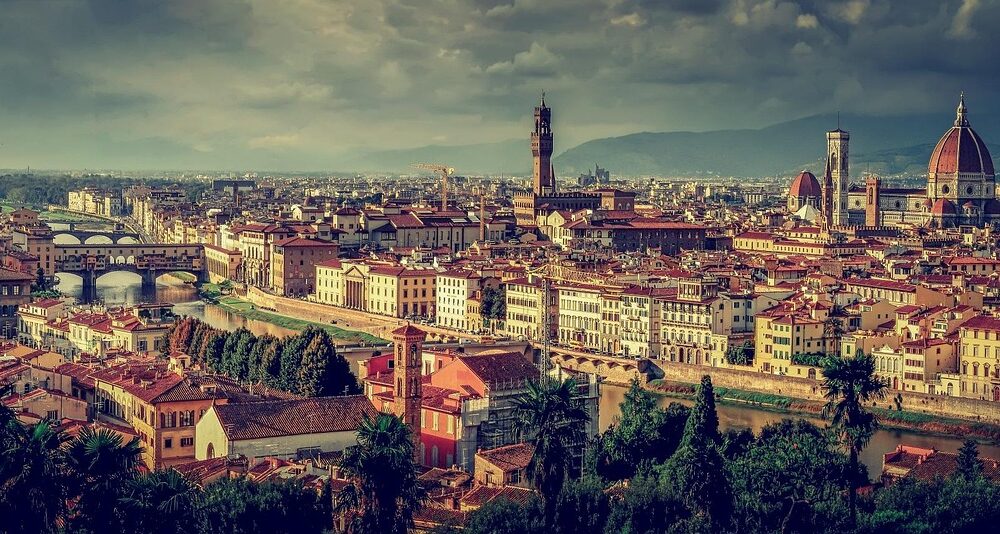 What are the best indoor activities in Florence for history buffs on a rainy day?