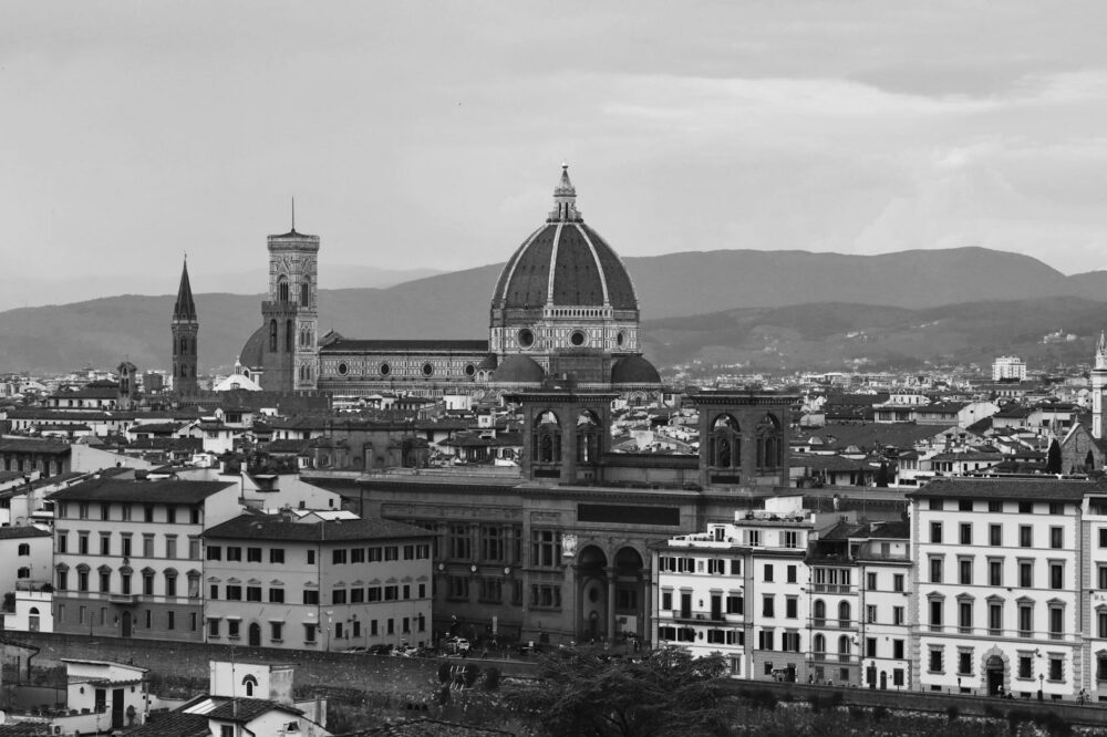 What are the best indoor activities in Florence for rainy days near the Uffizi?