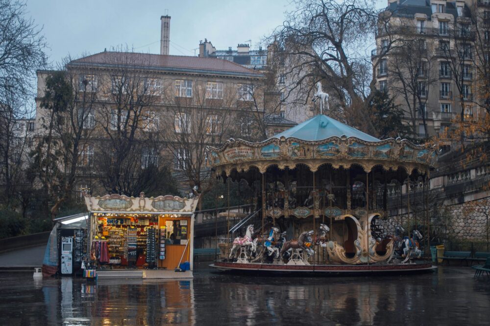 What are the best indoor activities in Paris for a rainy day with a toddler?
