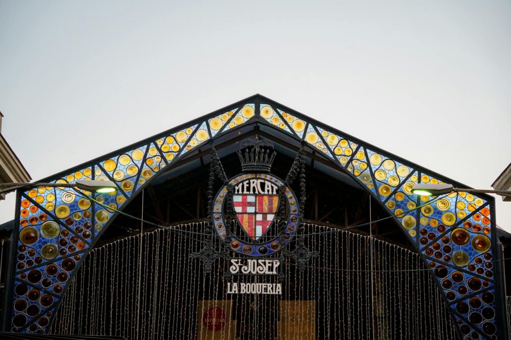 What are the best markets to visit in Barcelona in spring?