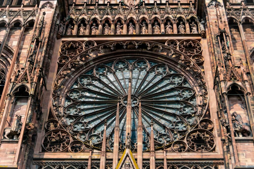 What are the best neighborhoods for students in Strasbourg?