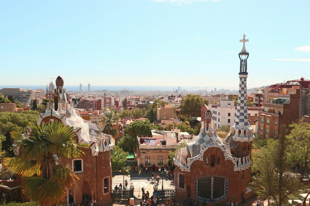 What are the best outdoor activities in Barcelona in spring?