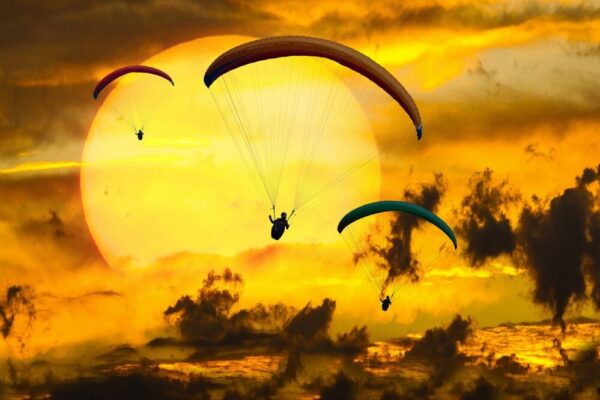What are the best paragliding spots near Toulouse?