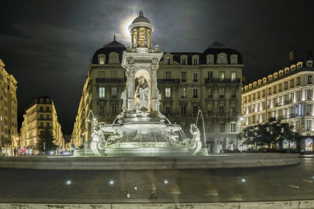 What are the best photo locations in Lyon?