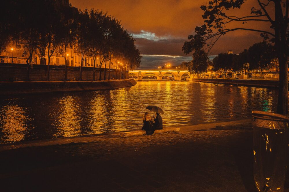 What are the best photo spots in Paris in autumn?