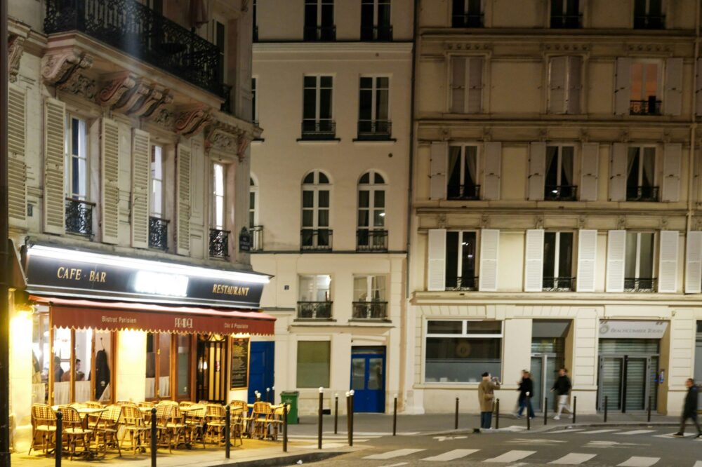 What are the best places to watch the Nice Carnival?