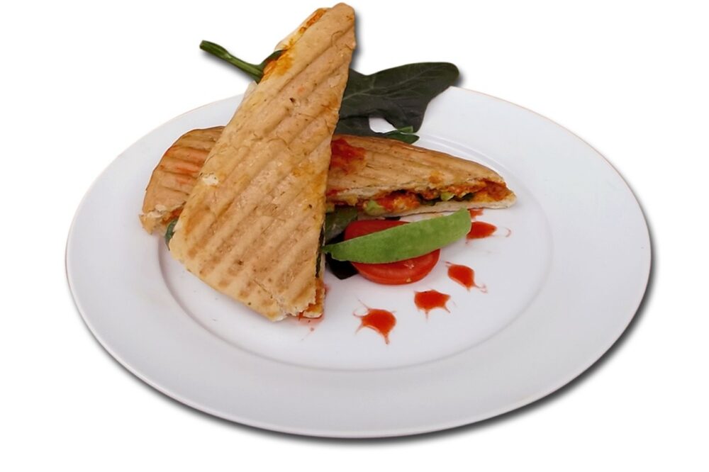 What are the best restaurants in Sultanahmet for tourists?