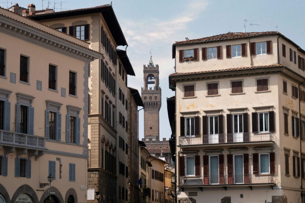 What are the best solo travel hotels in Florence for students?