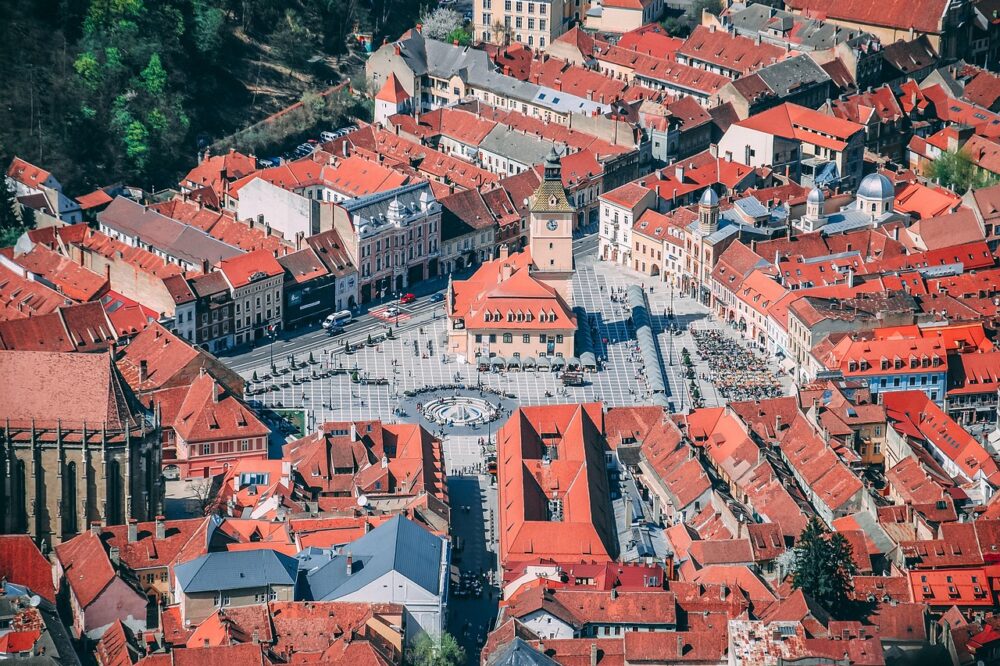 What are the best solo travel hotels in Florence with luggage storage?