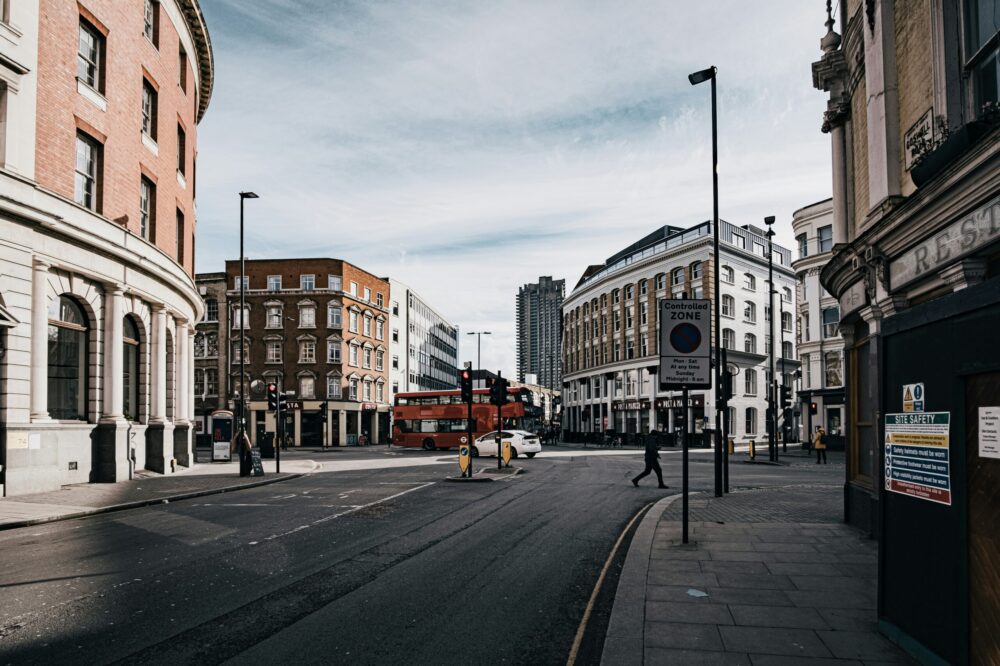 What are the best solo travel hotels in London with rooftop bars?