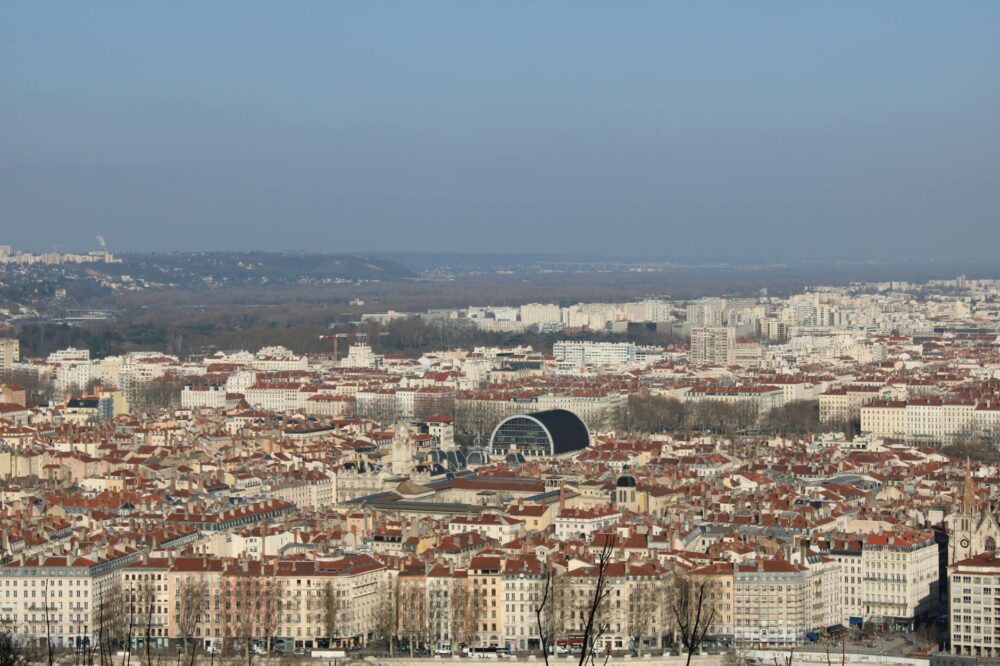 What are the best spots for a picnic in Lyon?