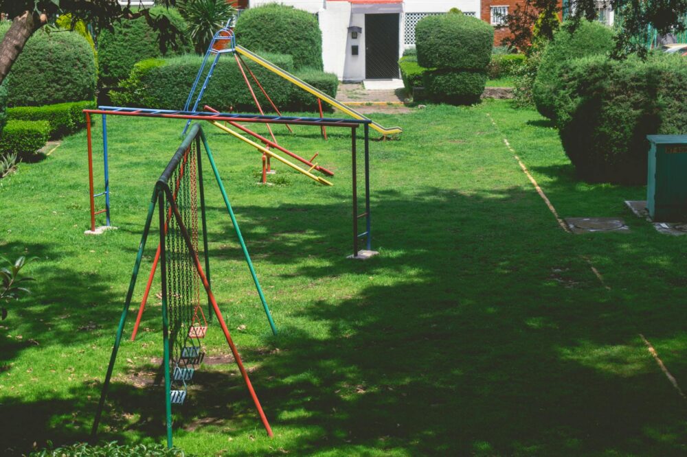 What are the best spring parks for kids in Barcelona?