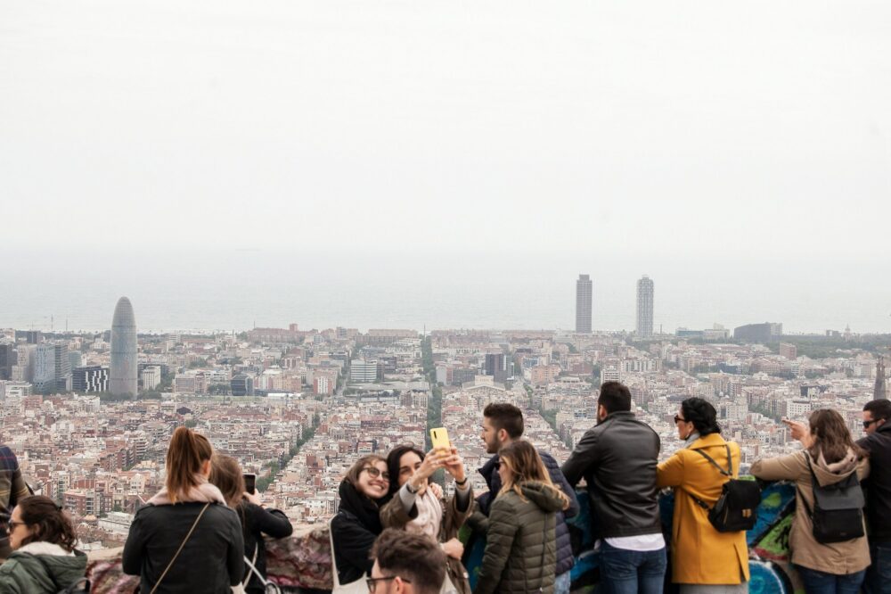 What are the best spring walks in Barcelona?